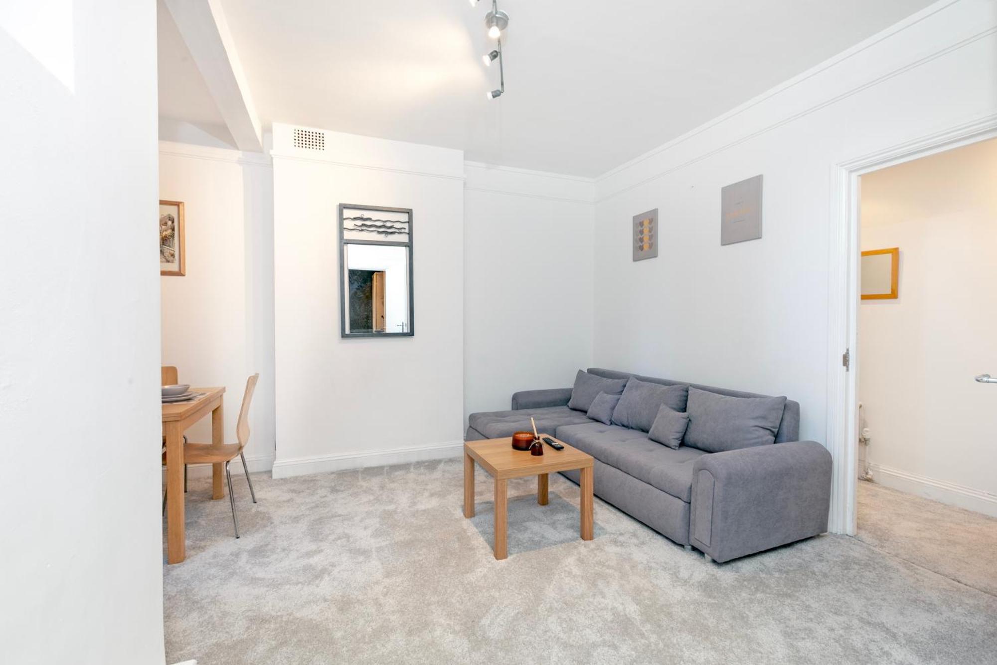 Beautiful 3 Bedroom Flat In Scott Ellis Gardens لندن المظهر الخارجي الصورة