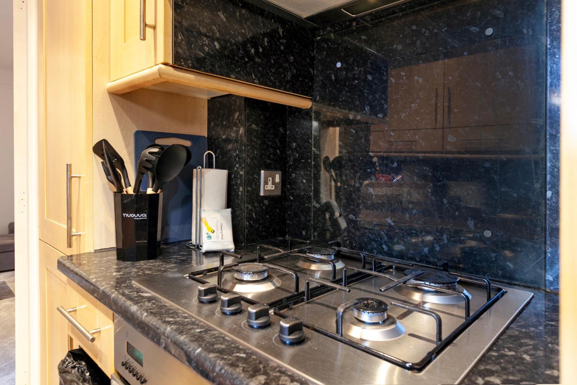 Beautiful 3 Bedroom Flat In Scott Ellis Gardens لندن المظهر الخارجي الصورة