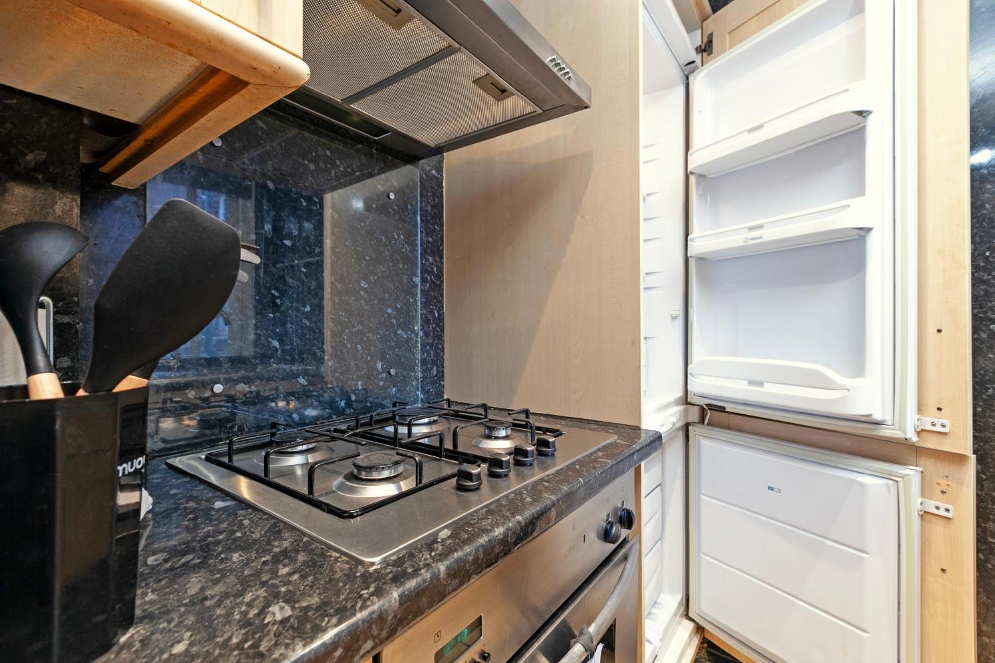Beautiful 3 Bedroom Flat In Scott Ellis Gardens لندن المظهر الخارجي الصورة