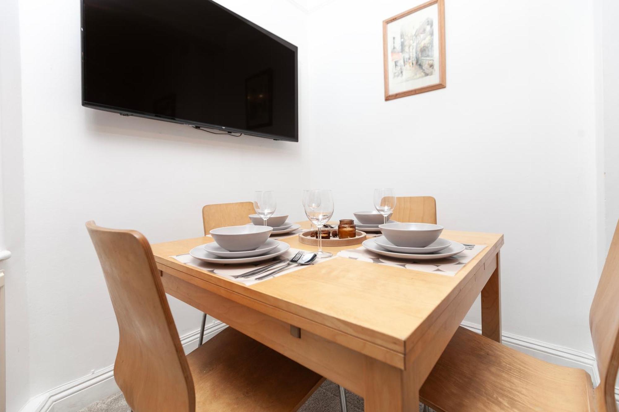 Beautiful 3 Bedroom Flat In Scott Ellis Gardens لندن المظهر الخارجي الصورة
