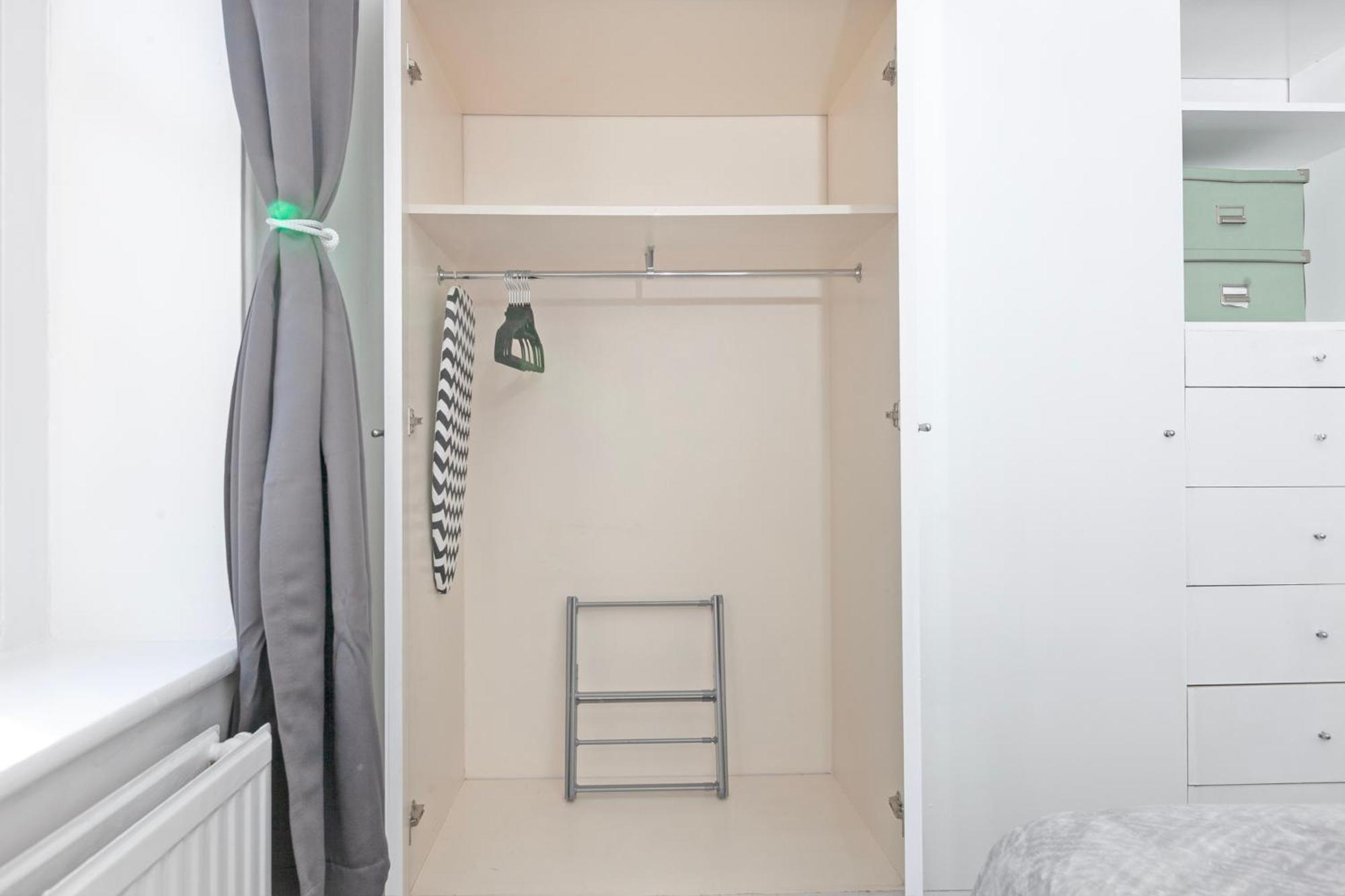 Beautiful 3 Bedroom Flat In Scott Ellis Gardens لندن المظهر الخارجي الصورة